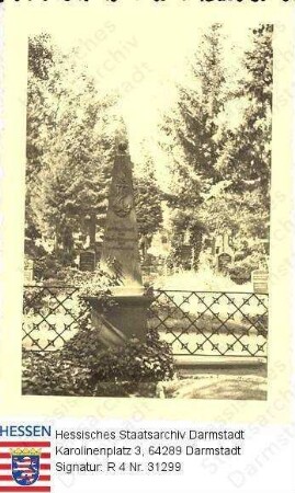 Liebig, Johann Georg (1775-1850) / Grabstätte des Ehepaares Johann Georg Liebig und Marie Karoline geb. Fuchs, adoptierte Möser (1781-1855) auf dem Friedhof in Darmstadt