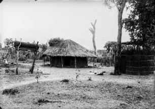 Hüttenansicht (Deutsch-Ostafrikaexpedition 1906-1907)