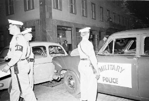 Zusammenstoß zwischen einem PKW und einem Fahrzeug der amerikanischen Militärpolizei.