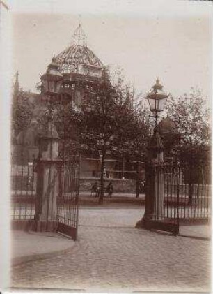 Blick von Westen auf die Synagoge, Eingangsportal. Dortmund, Am Hiltropwall