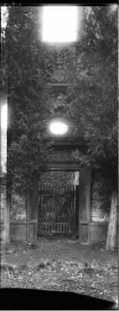 Kloster Frauenalb Außenansicht Ruine Konventgebäude Ostflügel, Ostseite, mittlerer Abschnitt - Portal