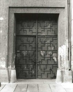 Dresden-Neustadt, Großenhainer Straße 61/63/Ecke Riesaer Straße. Wohnanlage mit Ladeneinbauten (um 1925)