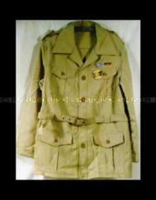 Jacke (mit Abzeichen und Aufnäher)