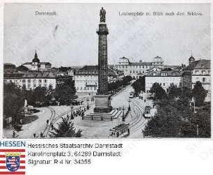 Darmstadt, Luisenplatz mit Ludwigs-Monument und Blick auf das Schloss