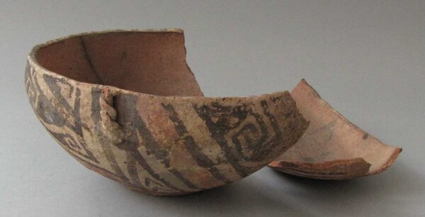 Clay bowl (fragmented)