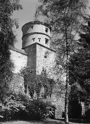 Nördlingen, Salvatorgäßchen 6. Feilturm (um 1395 und 1547)