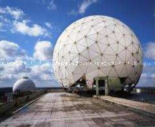 Abhöranlage der US-amerikanischen Armee auf dem Teufelsberg in Berlin, aus der Serie "Relics of the Cold War"