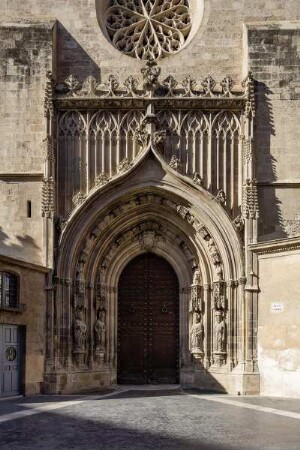 Puerta de los Apóstoles