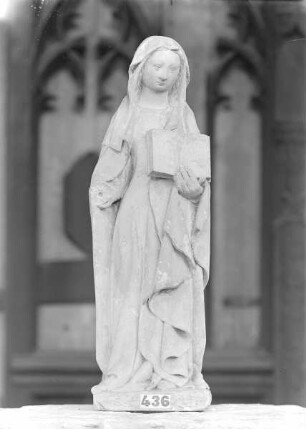 Statue der Heiligen Anna