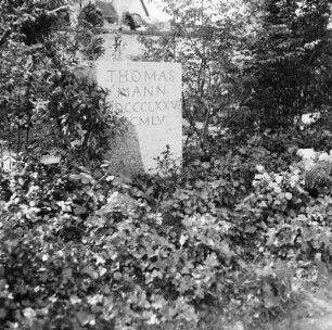 Schweiz. Kilchberg. Grab des Schriftstellers Thomas Mann (1875-1955)