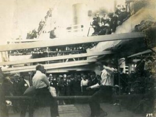 Bordspiele an Deck des Passagierdampfers Cleveland