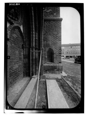 Neubrandenburg. Stadtkirche St. Marien (Wiederaufbau 1975-2001). Teilansicht