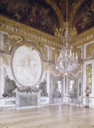 Grand Appartement — Salon de la Guerre