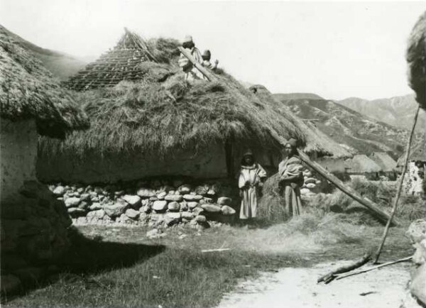 Building a house with the Arhuacos