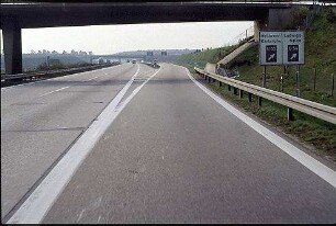 Einfahrt in Nebenfahrbahn West (Mannheim Richtung Heilbronn) von Hauptfahrbahn West (Mannheim Richtung Heilbronn)