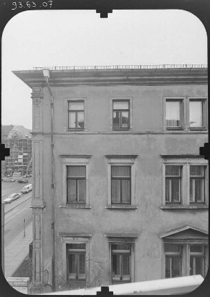 Dresden-Neustadt, Antonstraße 19/21. Doppelwohnhaus (1863). Seitenansicht (Nr. 21) von Westen