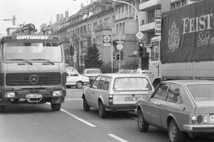 Anwohnerbeschwerden über Verkehrsstau in der Reinhold-Frank-Straße im Zusammenhang mit der Ampelanlage an der Kreuzung mit der Sophienstraße