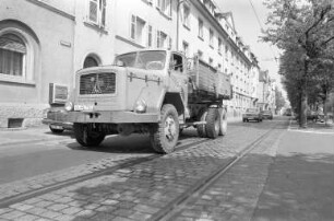LKW-Verkehr in der Kriegsstraße
