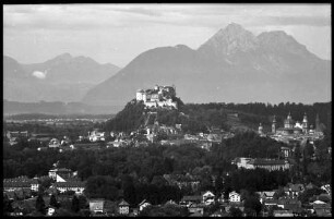 Salzburg: Fernblick über das Salzachtal auf Salzburg, vom Haus Sonnleitner