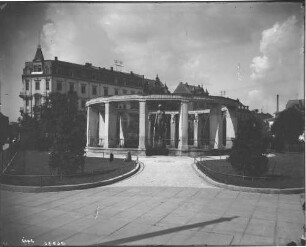 Karlsruhe Stephanplatz - Stephansbrunnen Ansicht von Nordosten