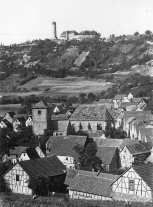 Jena-Ziegenhain, Ortsansicht : Ansicht von Ziegenhain, Ortsteil von Jena. Im Hintergrund der Fuchsturm