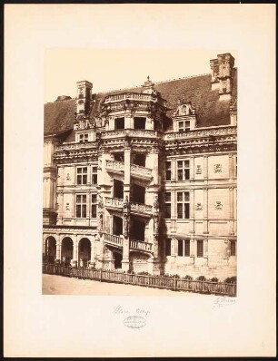Schloss (Château Royal), Blois: Ansicht der Wendeltreppe im Schlosshof