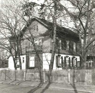 Böhlen-Großdeuben, Hauptstraße 2. Villa (um 1900)