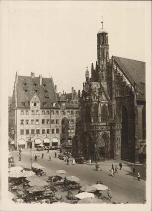 Nürnberg. Hauptmarkt mit Frauenkirche (1352)
