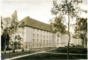 Dresden-Neustadt, Marienallee. Infanterieschule der Reichswehr. Unterkunftsgebäude von Süden