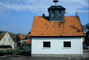 saniertes Feuerwehrgebäude mit Dachreiter