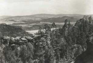 Elbsandsteingebirge. Blick vom Papststein zur Hohen Liebe, Falkenstein. Tanzplan bei Sebnitz