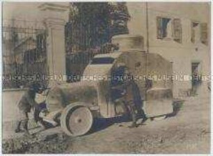 Erobertes italienisches Panzerauto in Udine