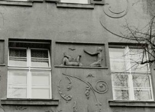 Kinder und Möwe