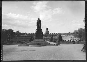Karlsruhe Schlossplatz Denkmal des Karl Friedrich von Baden
