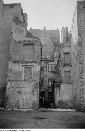 Hinterhofansicht eines Hauses