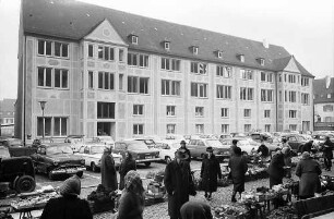 Freiburg i. Br.: Neubau der Städt. Bibliothek (Schrägansicht)