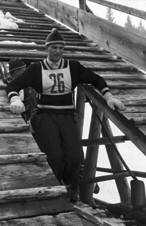 Feldberg: Internationales Skispringen; Manfred Münch (Ostdeutschland) am Sprungturm
