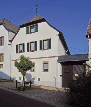 Oestrich-Winkel, Hallgartener Platz 4