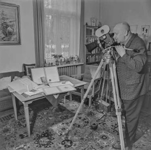 Jurij Winar zu Hause beim Komponieren von Kurt Heine gefilmt