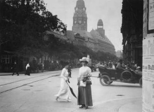 Dresden, Friedrichs-Ring : Dresden-Altstadt. Friedrichs-Ring (Dr.-Külz-Ring). Blick nach Nordosten gegen das Neue Rathaus