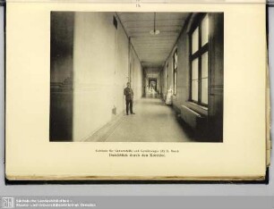 Gebäude für Geburtshilfe und Gynäkologie (B) II. Stock, Durchblick durch den Korridor