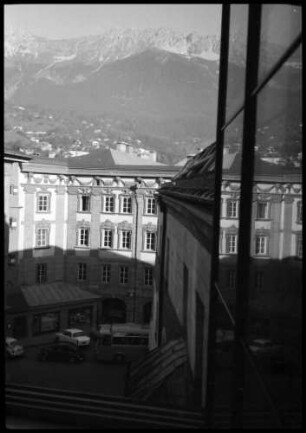 Innsbruck: Ausblick vom Hotel Roter Adler auf Nordkette
