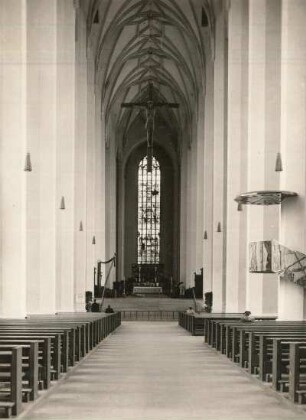 München, Frauenkirche, Inneres, Blick durch das Mittelschiff nach Osten