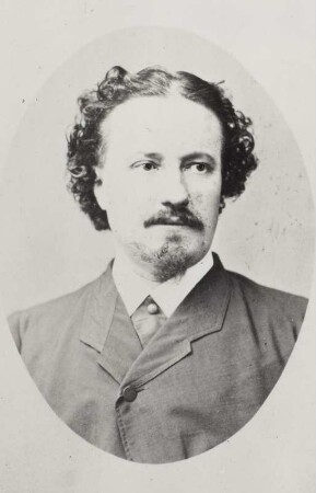 Porträt Giovanni Battista Ambrogio (1842-nach 1869; Tänzer). Albuminabzug auf Karton (Carte-de-visite mit Atelieraufdruck und Widmung verso, bezeichnet Dez. 1869)