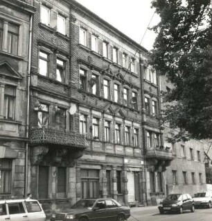 Dresden-Pieschen, Altpieschen 3. Mietshaus mit Laden (um 1900). Straßenansicht