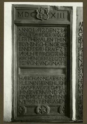 protestantische Kirche. Grabplatte für Pfarrer Valentin Blumenschein, 1612