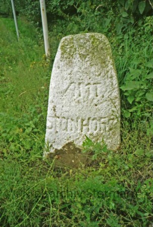 an der Grenze zu Linau (Kreis Herzogtum Lauenburg): Grenzstein [Nr. 47] zwischen Amt Steinhorst und Amt Trittau