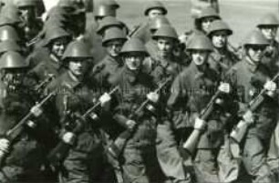 Parade der Kampfgruppen zum 10.Jahrestag des Mauerbaus