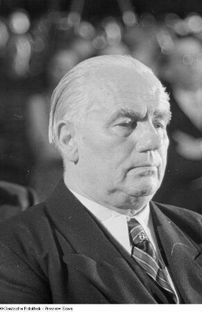 Portrait Wilhelm Piecks im Publikum der Bachfeier