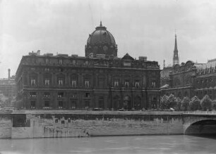 Tribunal de Commerce